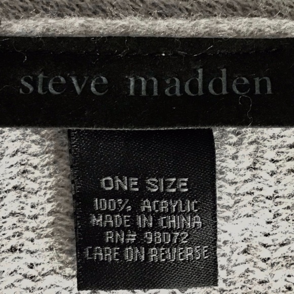 Steve Madden Grey Fringe Knit Wrap Muffler Scarf - Picture 6 of 9